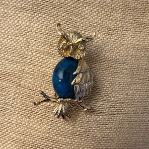 Vintage 1950s Gerrys Owl Brooch in Gold and Blue